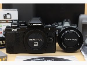 ขาย Olympus OMD EM10 II + lens 14-42mm(สีดำ) อดีตประกันศูนย์ ชัตดตอร์ 2,245รูป สภาพสวย เมนูไทย จอติดฟิล์มแล้ว อุปกรณ์ครบกล่อง  อุปกรณ์และรายละเอียดของสินค้